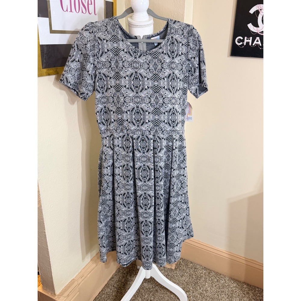 LuLaRoe Amelia Dress 2XL Womens Black White Geometric Tribal Print Fit Flare NWT